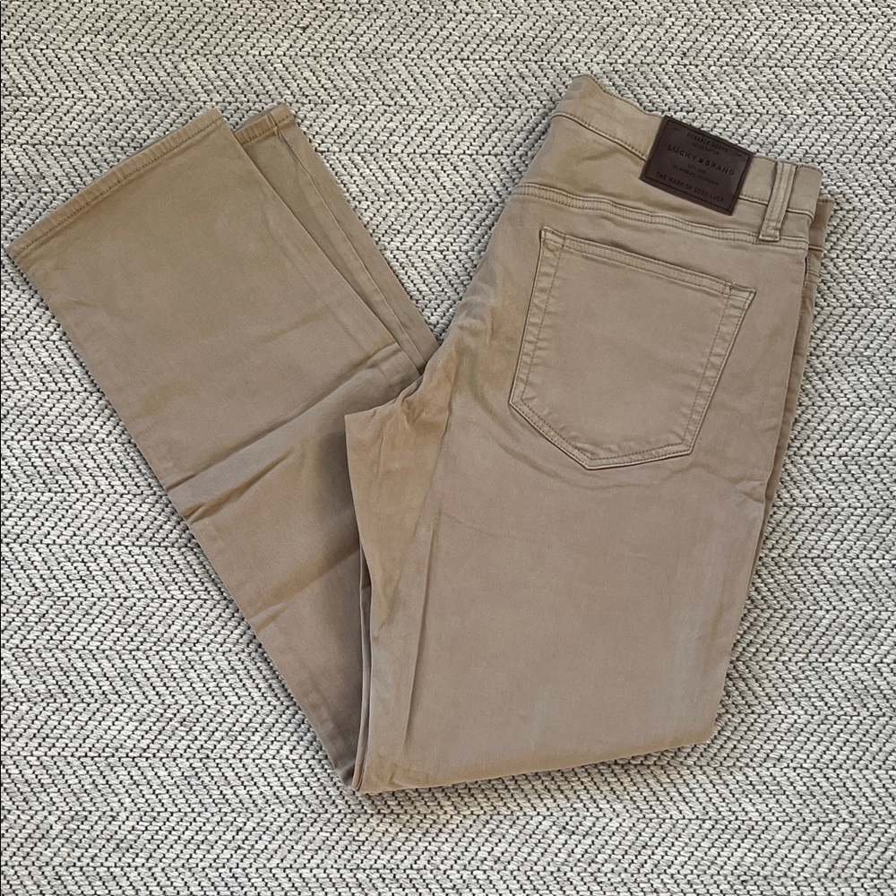 Lucky Brand Men's 121 Slim Chinos in Khaki Tan 33x32